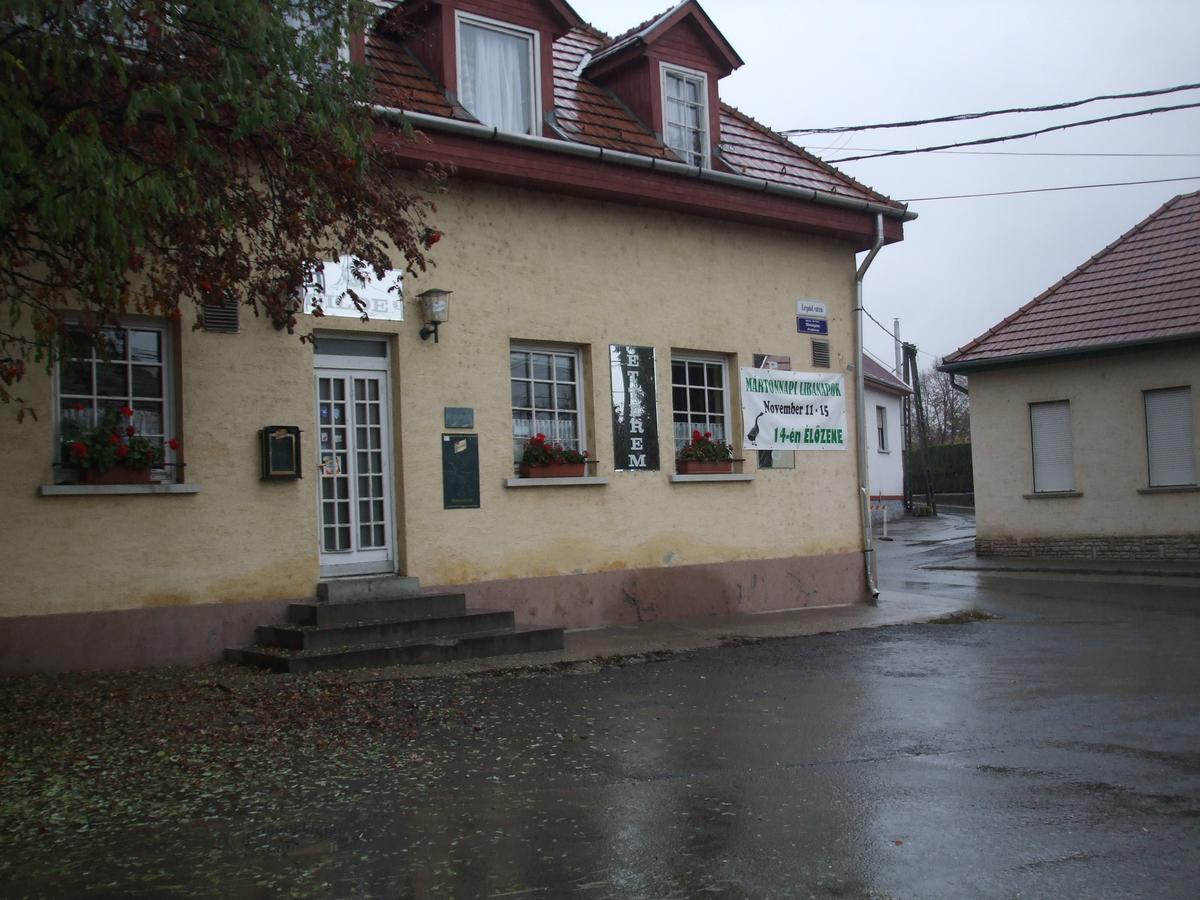 Gilde Panzio Bed & Breakfast Pilisvorosvar Luaran gambar